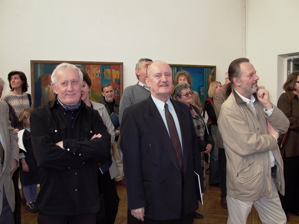 Tłumy wernisażowe  w dniu 14.04. 2004