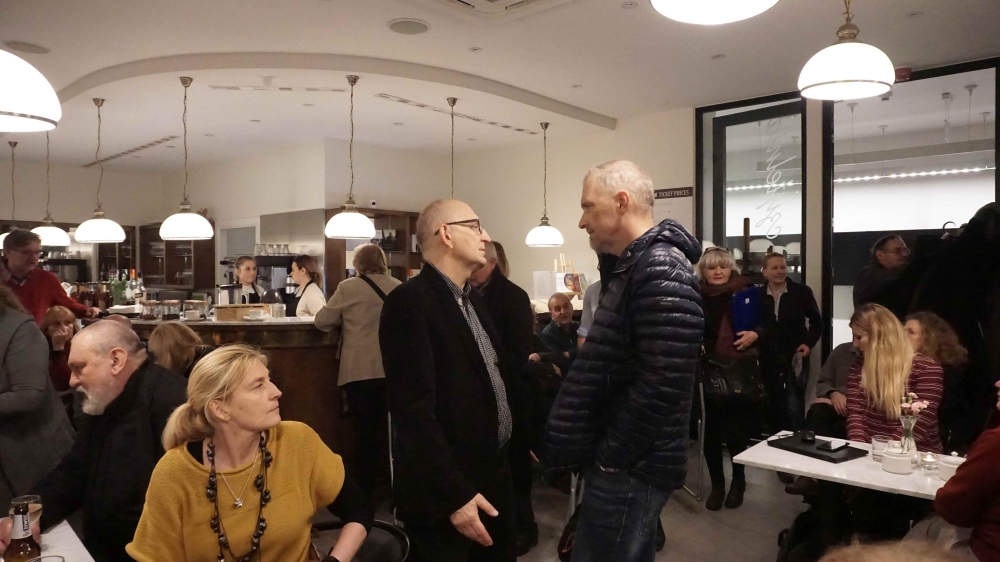 Pierwsi goście przybyli, m. in. M.Punzet. i P. Hrehorowicz ( interline)